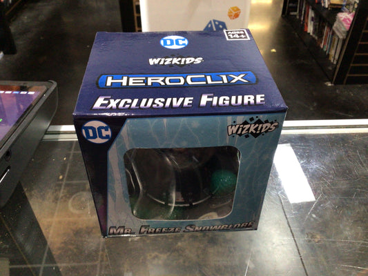 DC HeroClix: Exclusive Figure - Mr. Freeze Snowglobe