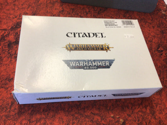 Citadel Warhammer 40K/Age of Sigmar Nighthaunt Dreadscythe Harridans